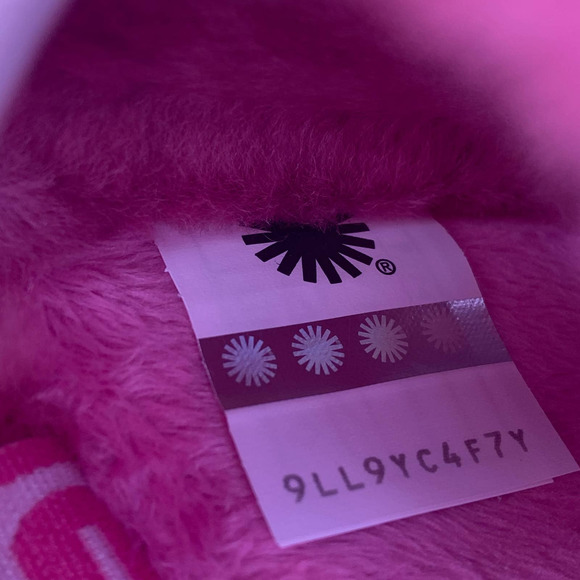 NWT/NIB UGG Youth/ Big Girl's Fluff Yeah Gradient Pink Slide/ Slippers (Size 4) - Picture 6 of 8